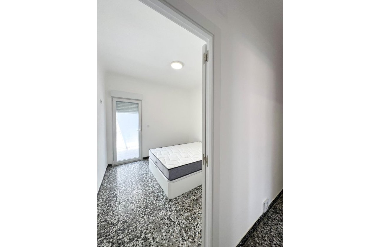 Resale - Apartment / flat - Torrevieja - Torrevieja Centro