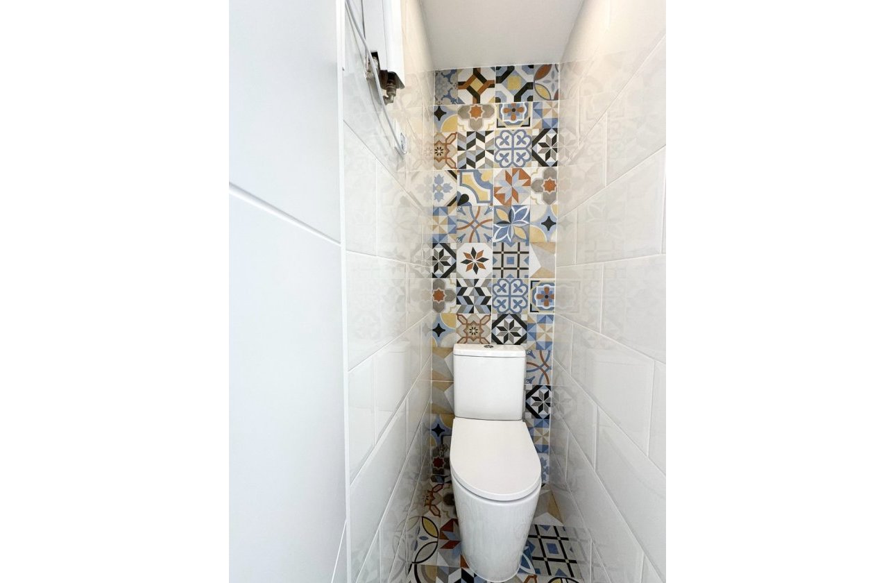 Resale - Apartment / flat - Torrevieja - Torrevieja Centro