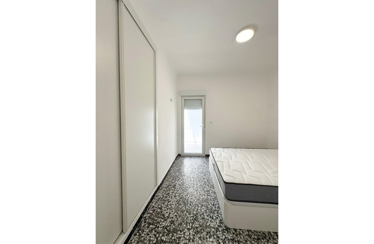 Resale - Apartment / flat - Torrevieja - Torrevieja Centro