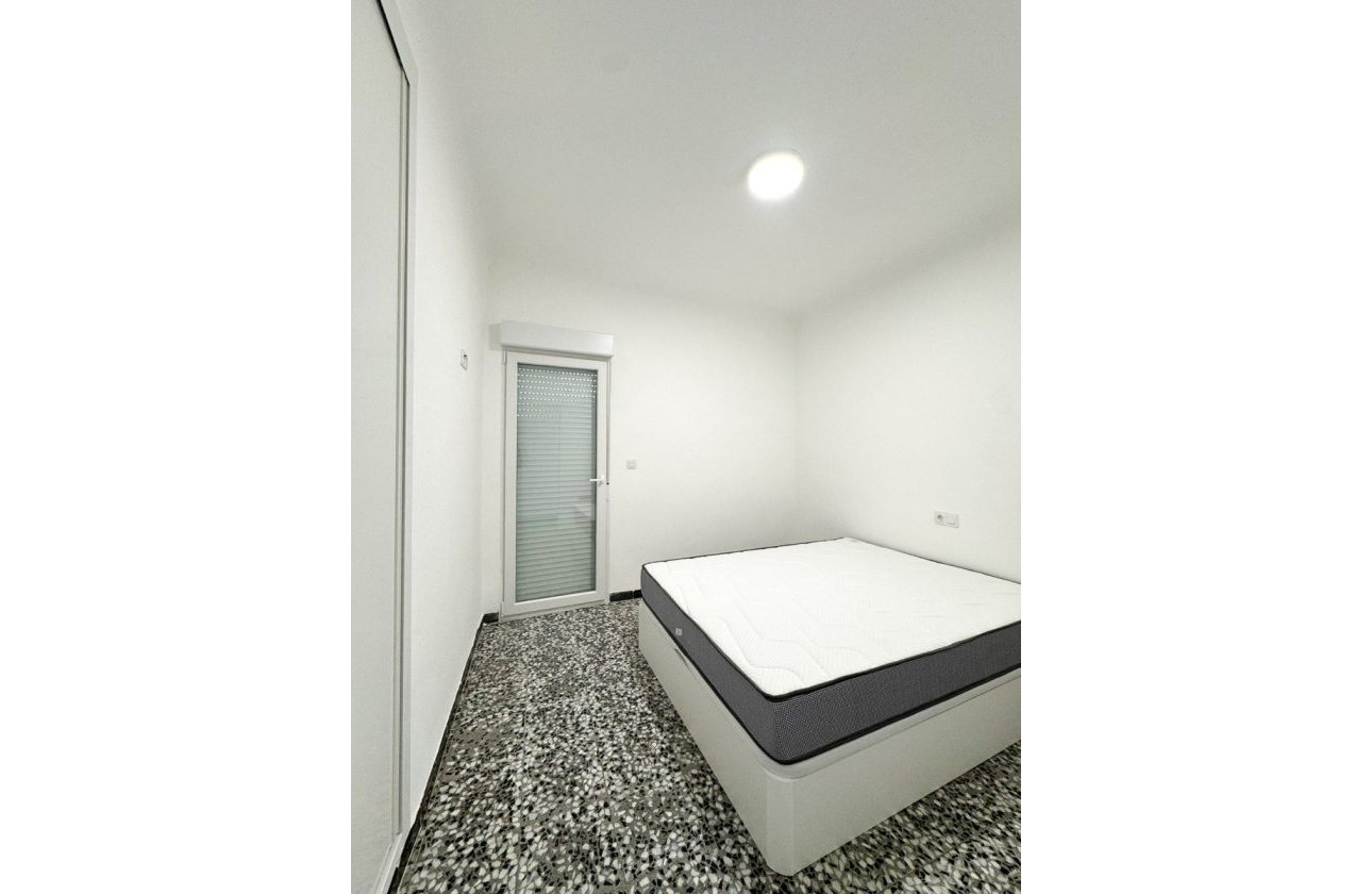 Resale - Apartment / flat - Torrevieja - Torrevieja Centro