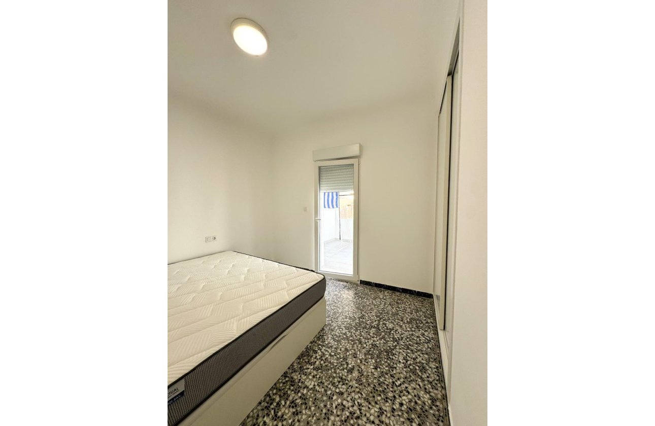 Resale - Apartment / flat - Torrevieja - Torrevieja Centro