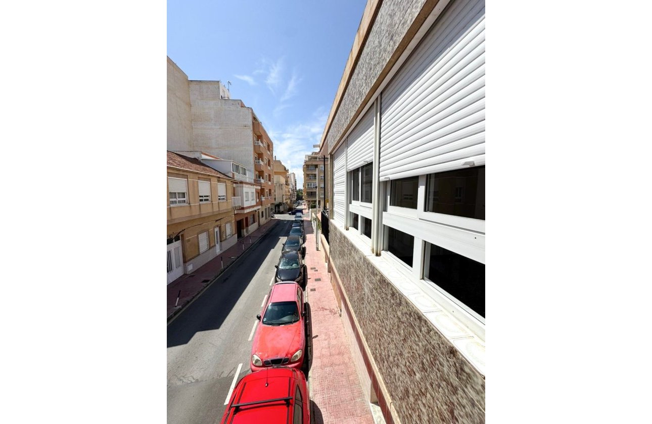 Resale - Apartment / flat - Torrevieja - Torrevieja Centro