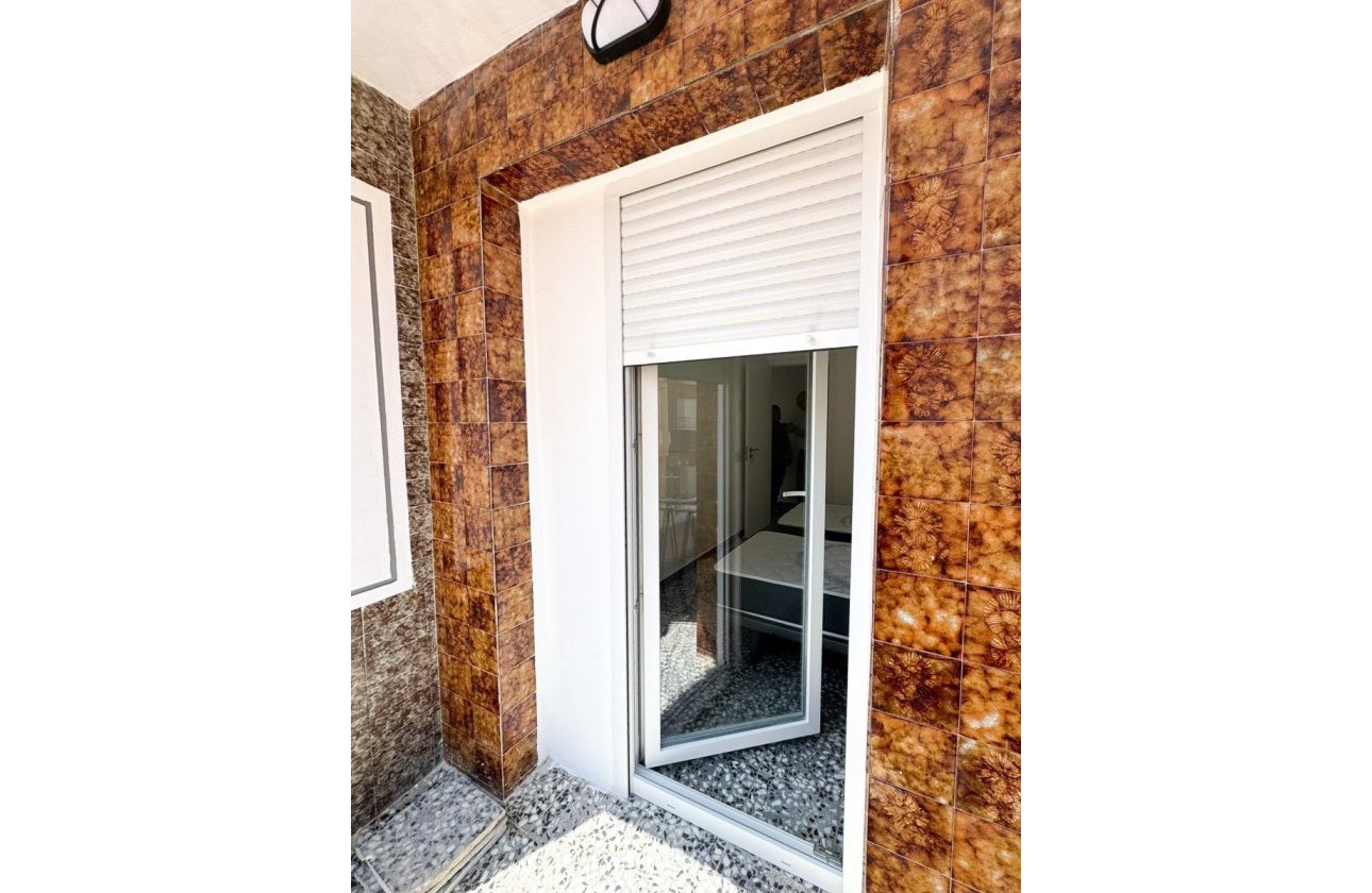 Resale - Apartment / flat - Torrevieja - Torrevieja Centro
