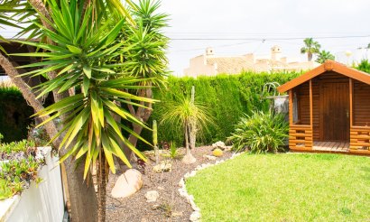 Resale - Villa / Semi detached - Orihuela Costa - MUY CERCA DE LA PLAYA