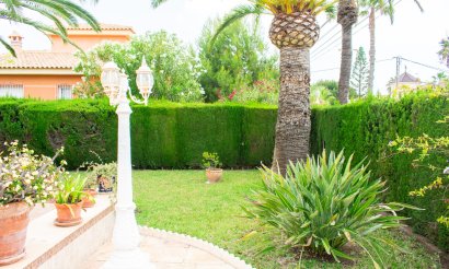 Resale - Villa / Semi detached - Orihuela Costa - MUY CERCA DE LA PLAYA