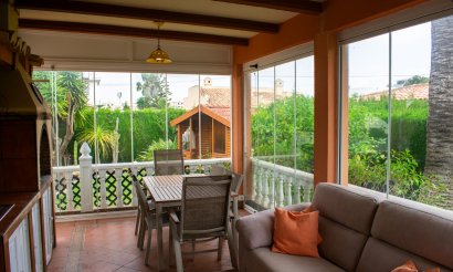 Resale - Villa / Semi detached - Orihuela Costa - MUY CERCA DE LA PLAYA