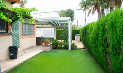 Resale - Villa / Semi detached - Orihuela Costa - MUY CERCA DE LA PLAYA