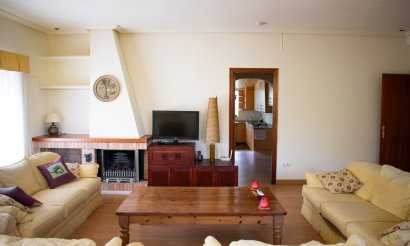 Resale - Villa / Semi detached - Orihuela Costa - MUY CERCA DE LA PLAYA