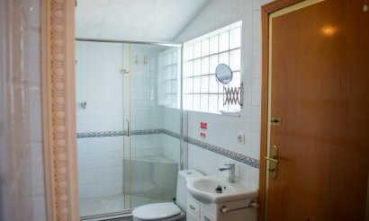 Resale - Villa / Semi detached - Orihuela Costa - MUY CERCA DE LA PLAYA