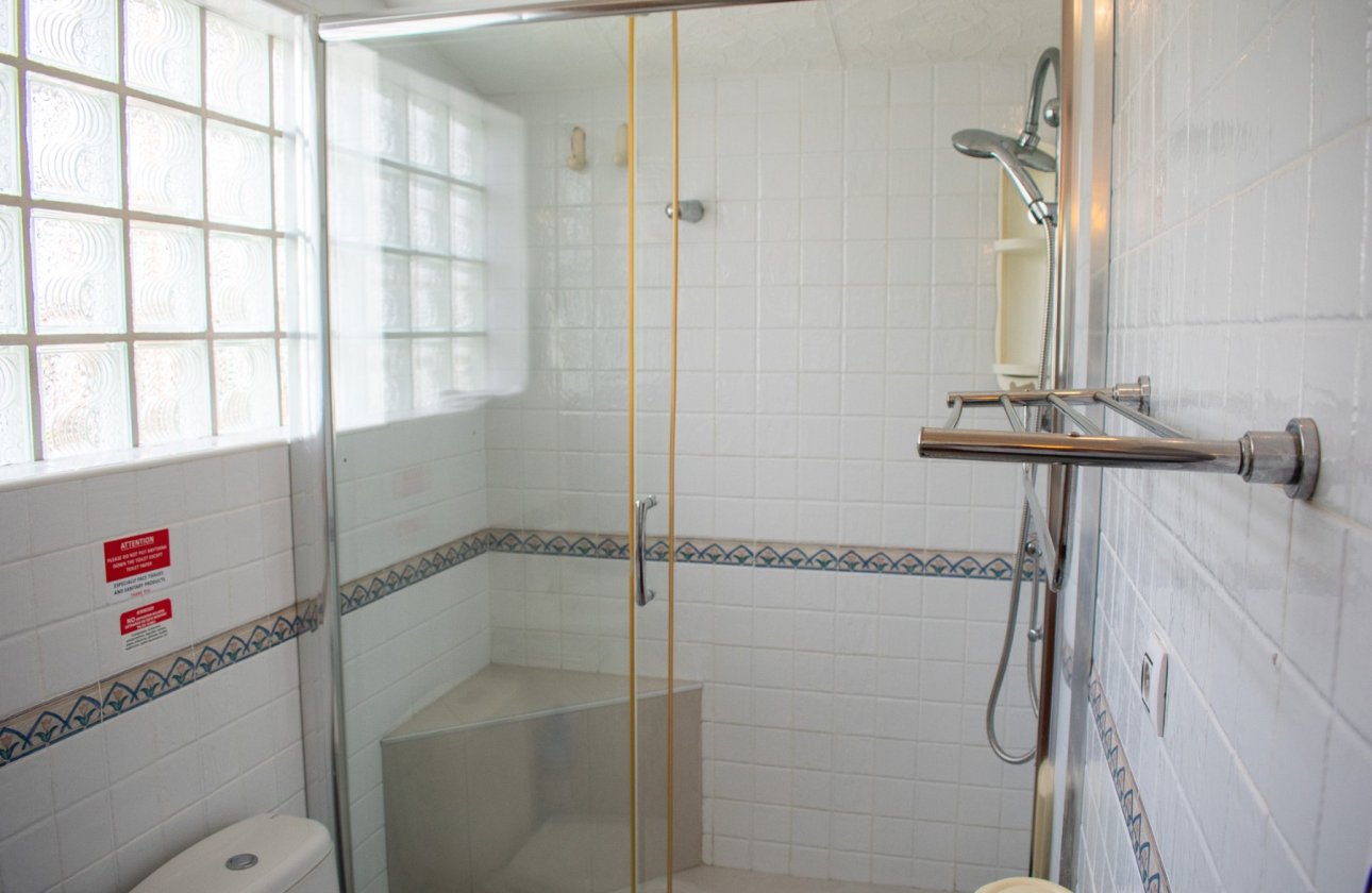 Resale - Villa / Semi detached - Orihuela Costa - MUY CERCA DE LA PLAYA