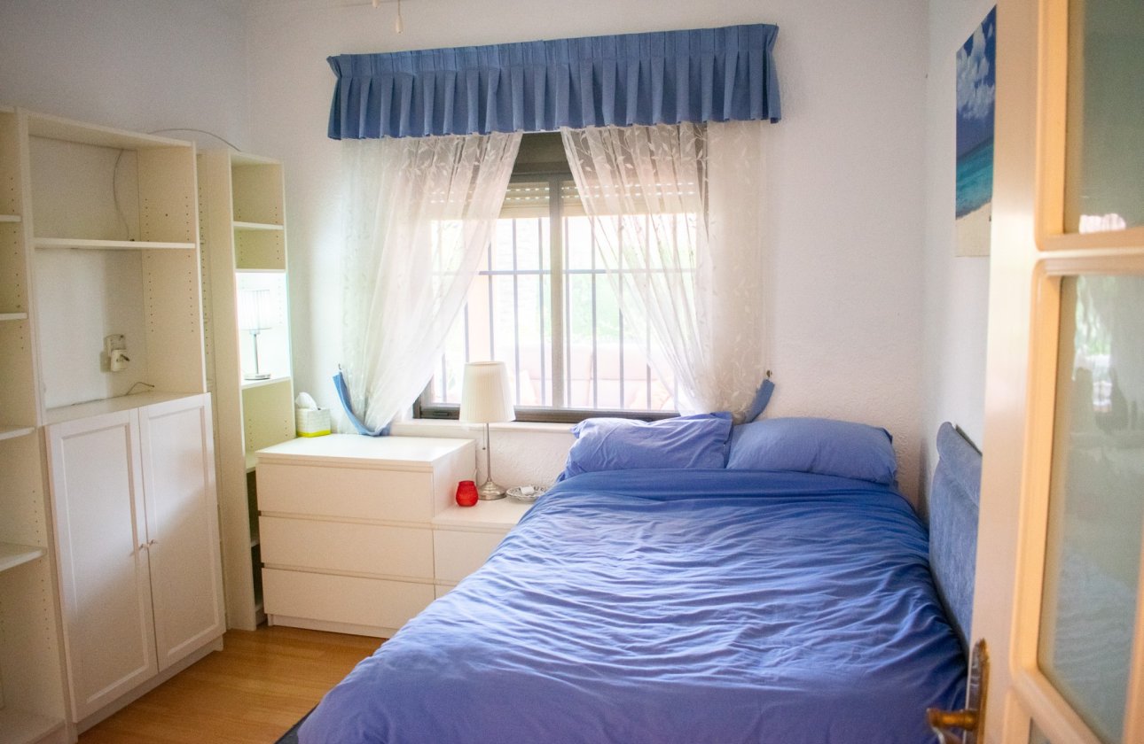 Resale - Villa / Semi detached - Orihuela Costa - MUY CERCA DE LA PLAYA