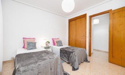 Reventa - Apartamento / piso - Torrevieja - Centro