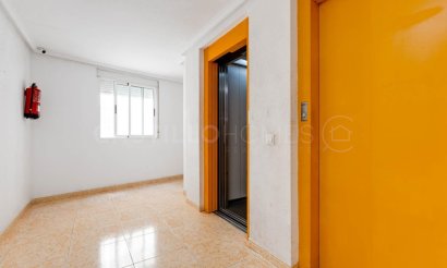 Reventa - Apartamento / piso - Torrevieja - Centro