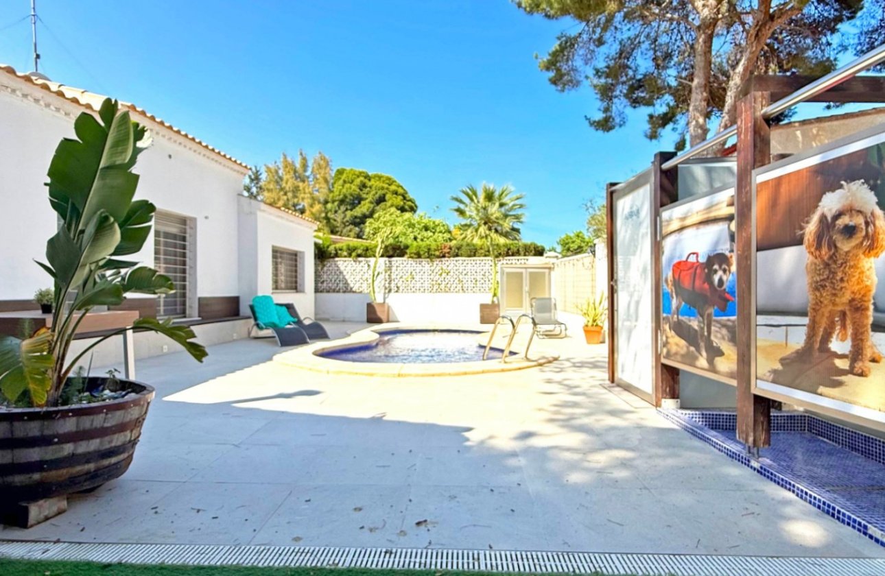 Resale - Villa - Orihuela Costa - Punta Prima