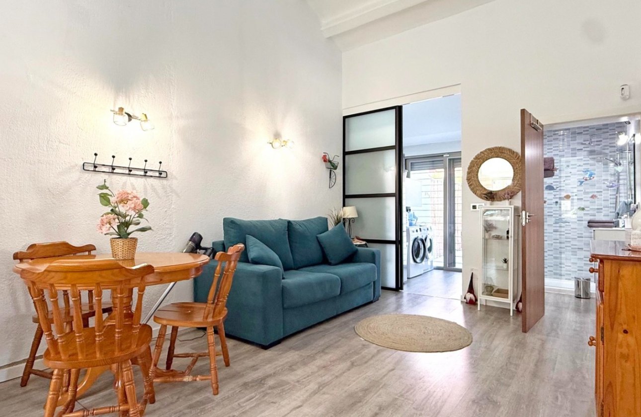 Resale - Villa - Orihuela Costa - Punta Prima