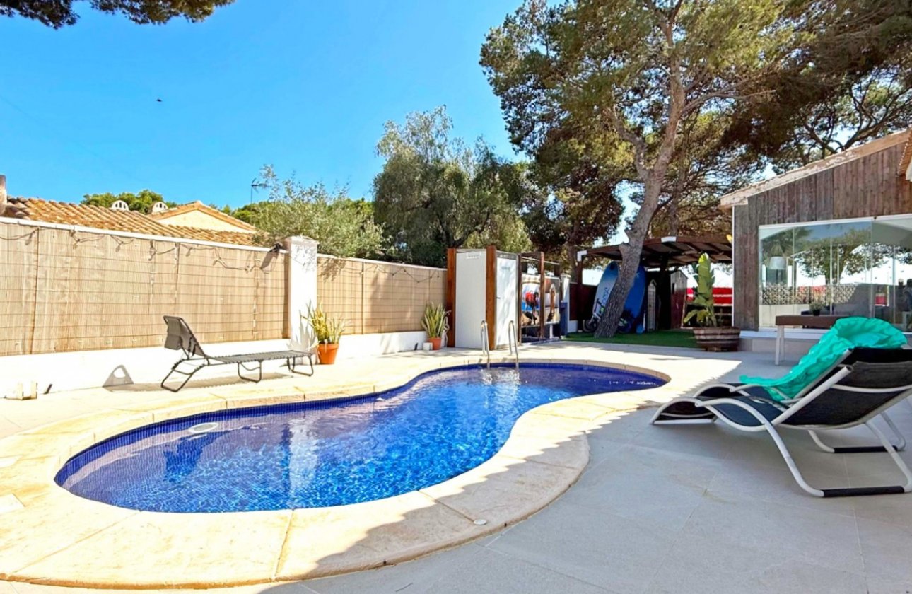 Resale - Villa - Orihuela Costa - Punta Prima