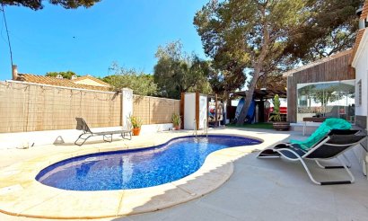 Resale - Villa - Orihuela Costa - Punta Prima