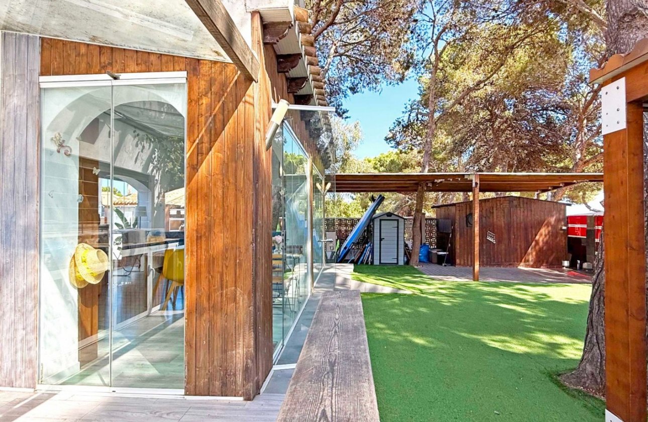 Resale - Villa - Orihuela Costa - Punta Prima