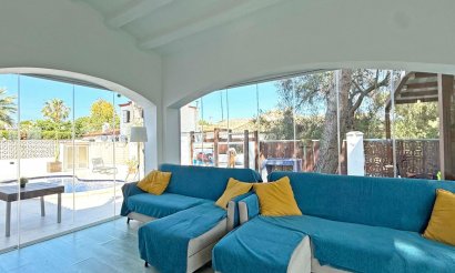 Resale - Villa - Orihuela Costa - Punta Prima