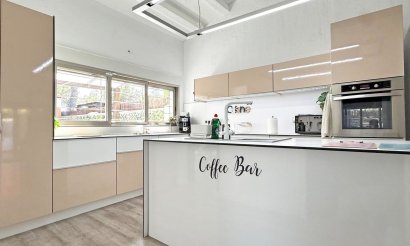 Resale - Villa - Orihuela Costa - Punta Prima