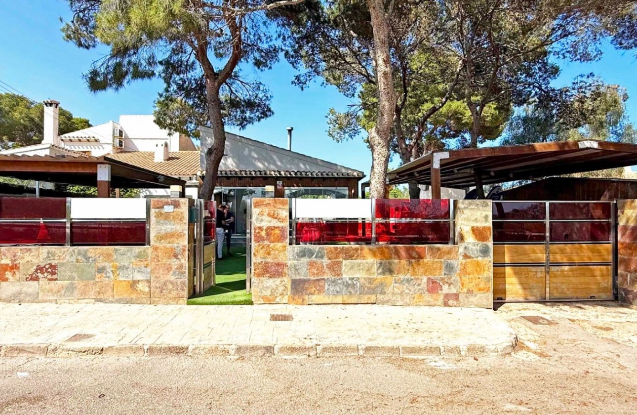 Resale - Villa - Orihuela Costa - Punta Prima