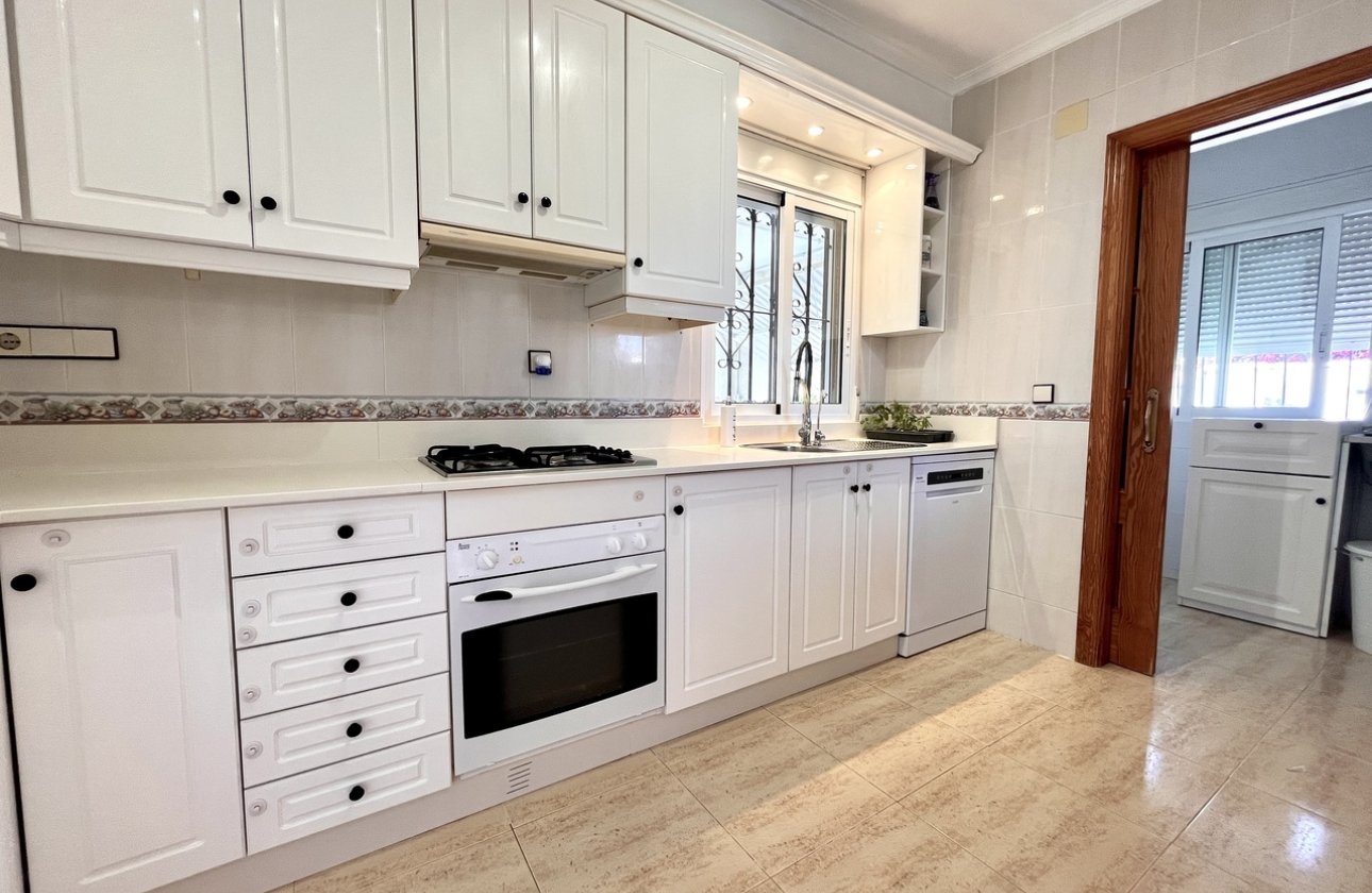 Resale - Villa - San Miguel de Salinas