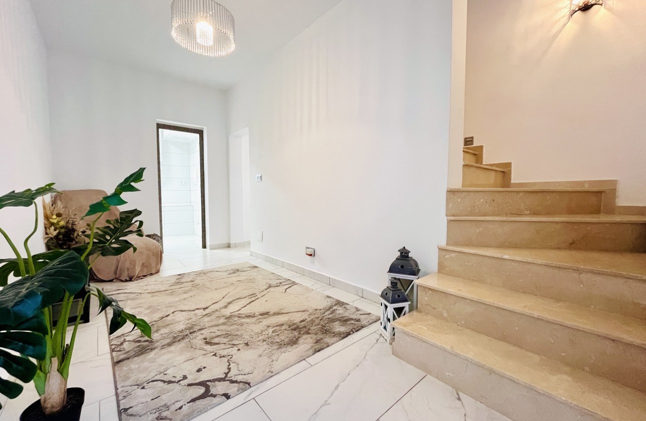 Resale - Villa - San Miguel de Salinas