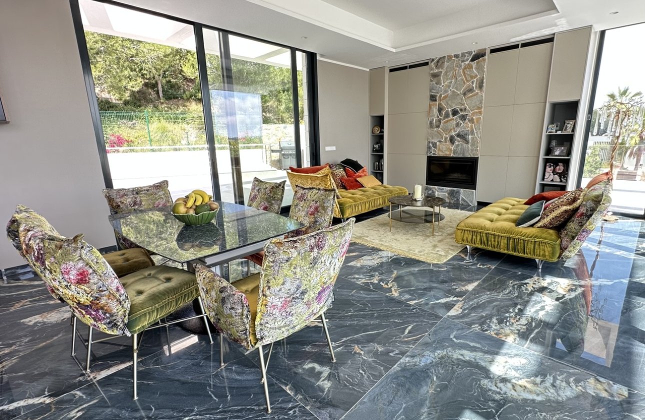 Resale - Villa - Las Colinas Golf Resort