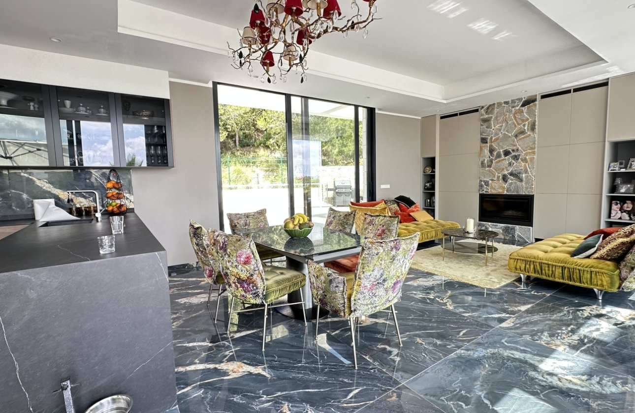 Resale - Villa - Las Colinas Golf Resort