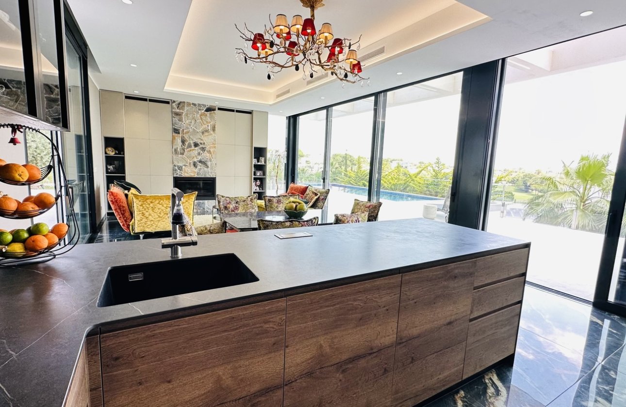 Resale - Villa - Las Colinas Golf Resort