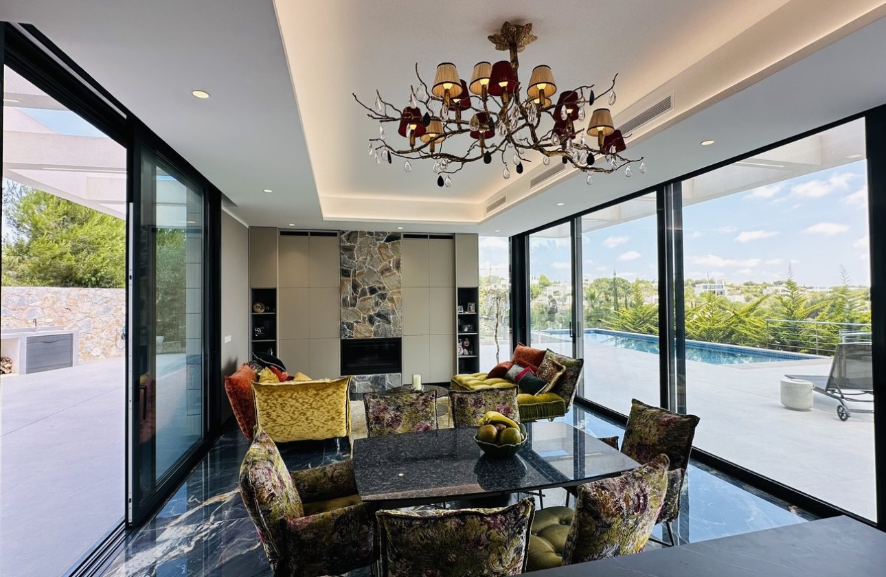 Resale - Villa - Las Colinas Golf Resort