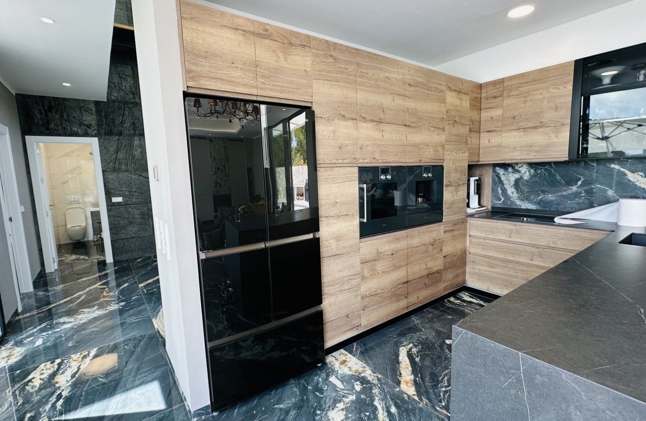 Resale - Villa - Las Colinas Golf Resort