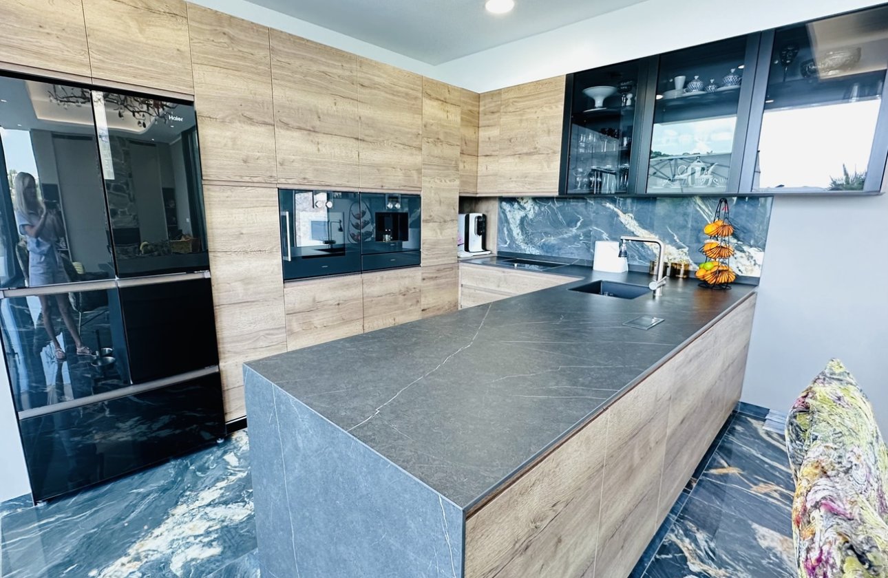 Resale - Villa - Las Colinas Golf Resort