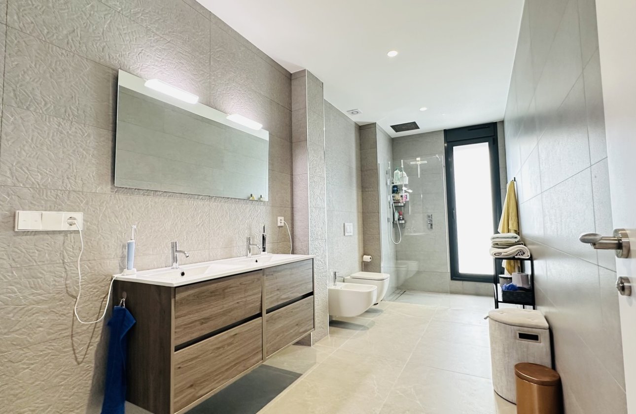 Resale - Villa - Las Colinas Golf Resort