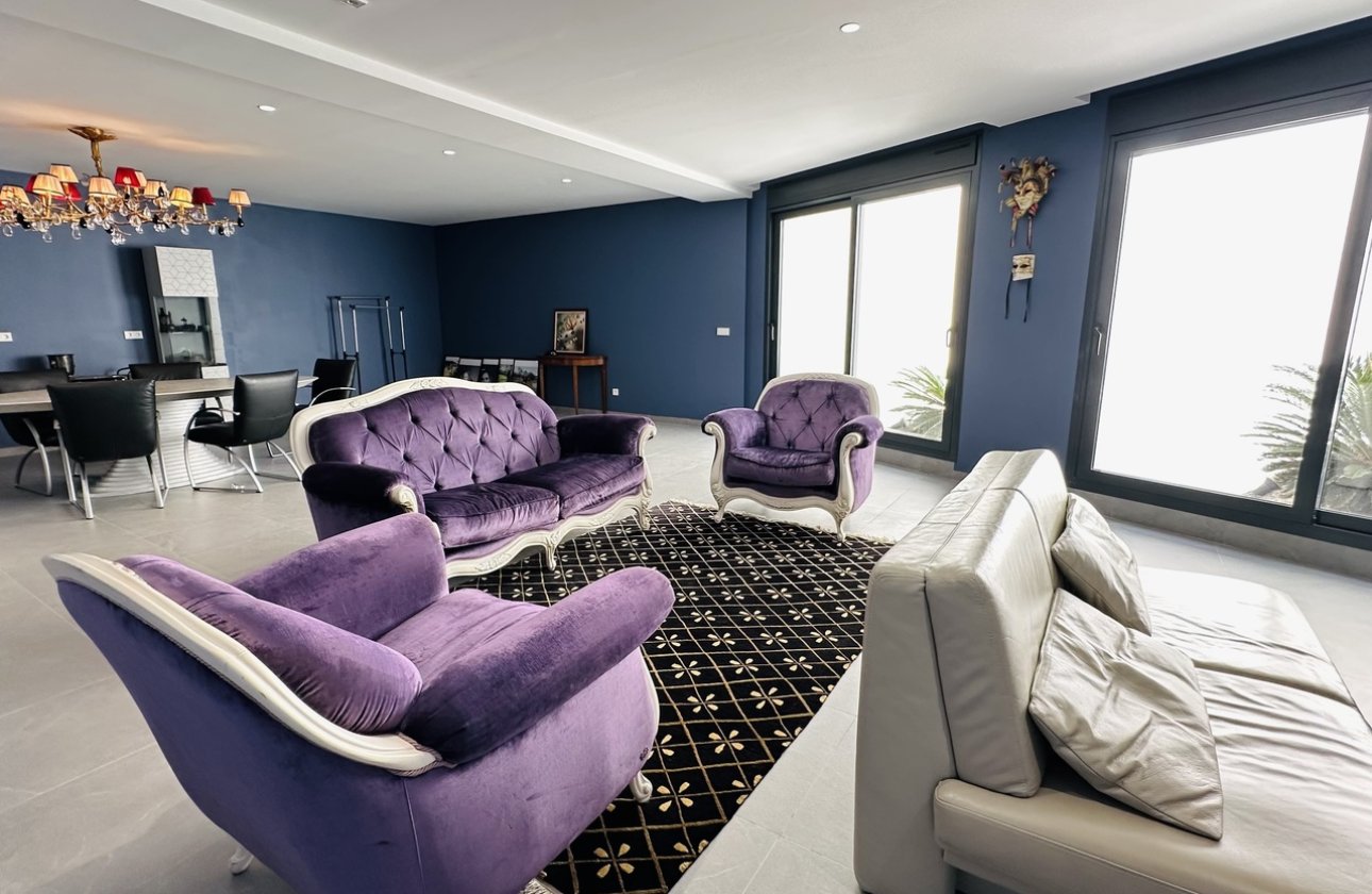 Resale - Villa - Las Colinas Golf Resort