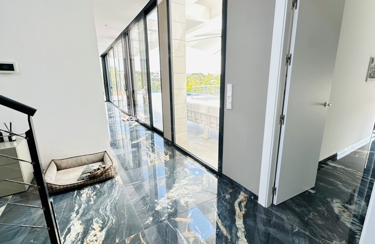 Resale - Villa - Las Colinas Golf Resort