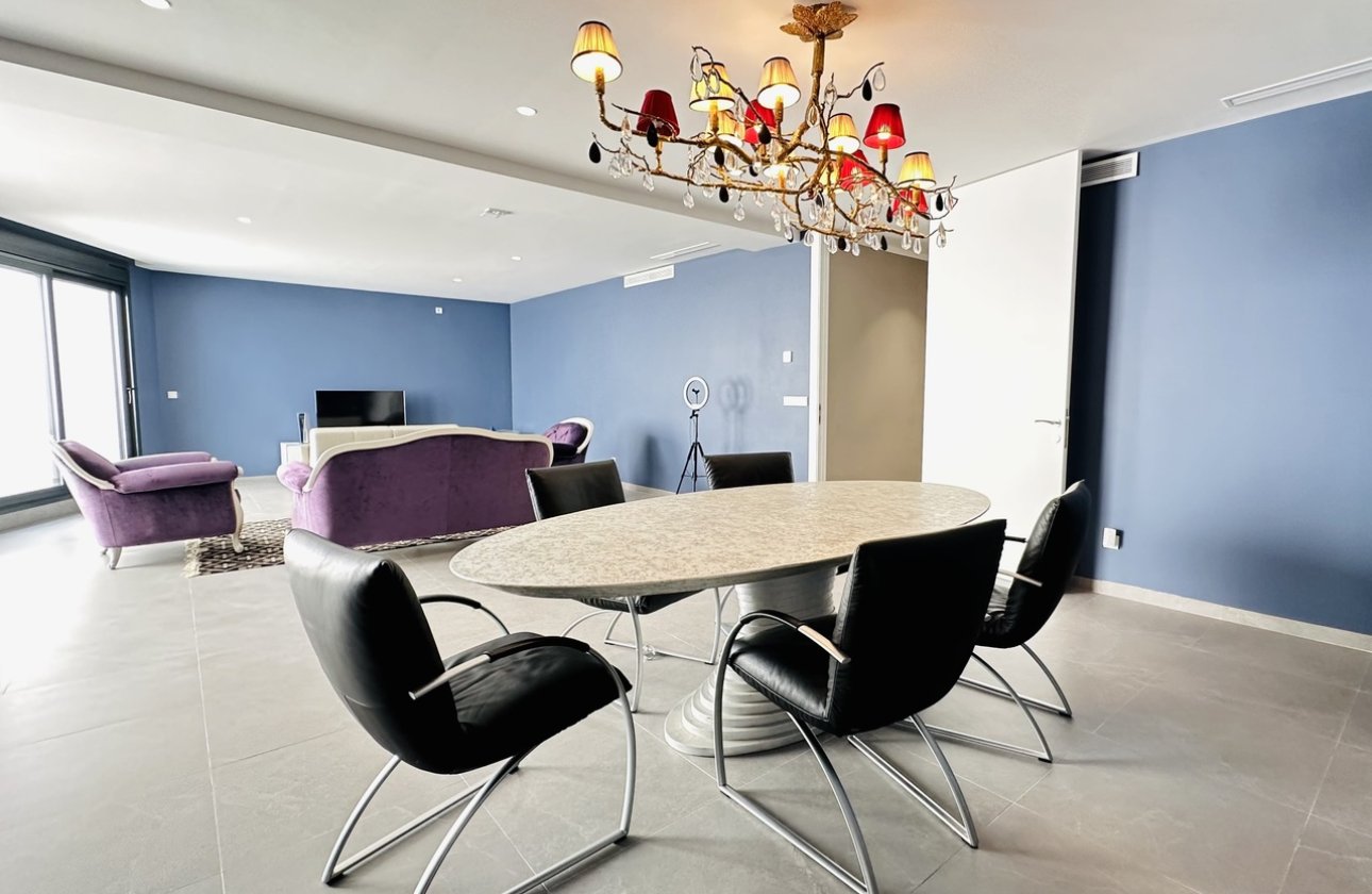 Resale - Villa - Las Colinas Golf Resort