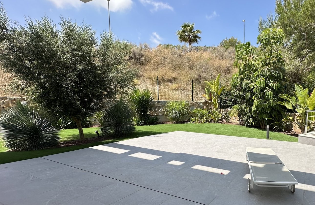 Resale - Villa - Las Colinas Golf Resort