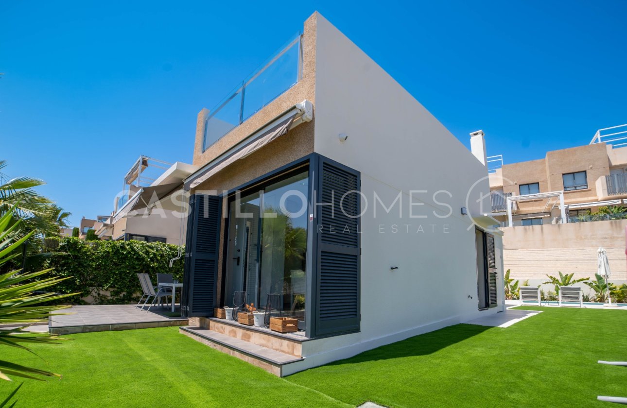 Resale - Villa - Orihuela Costa - La Zenia