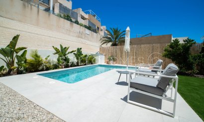 Resale - Villa - Orihuela Costa - La Zenia