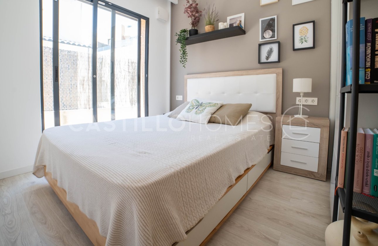 Resale - Villa - Orihuela Costa - La Zenia