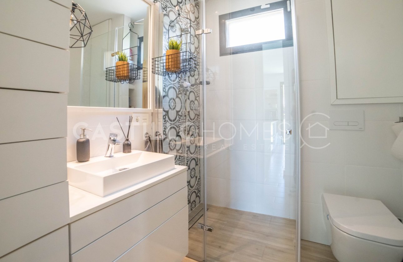 Resale - Villa - Orihuela Costa - La Zenia