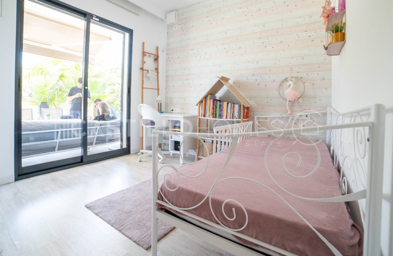 Resale - Villa - Orihuela Costa - La Zenia