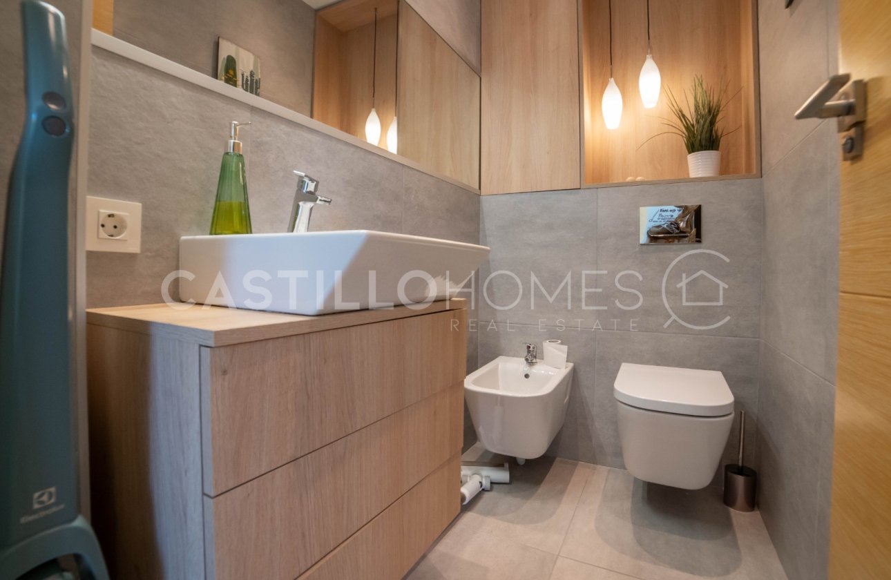 Resale - Villa - Orihuela Costa - La Zenia
