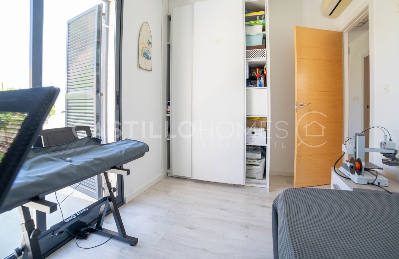 Resale - Villa - Orihuela Costa - La Zenia