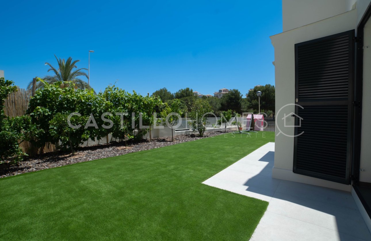 Resale - Villa - Orihuela Costa - La Zenia