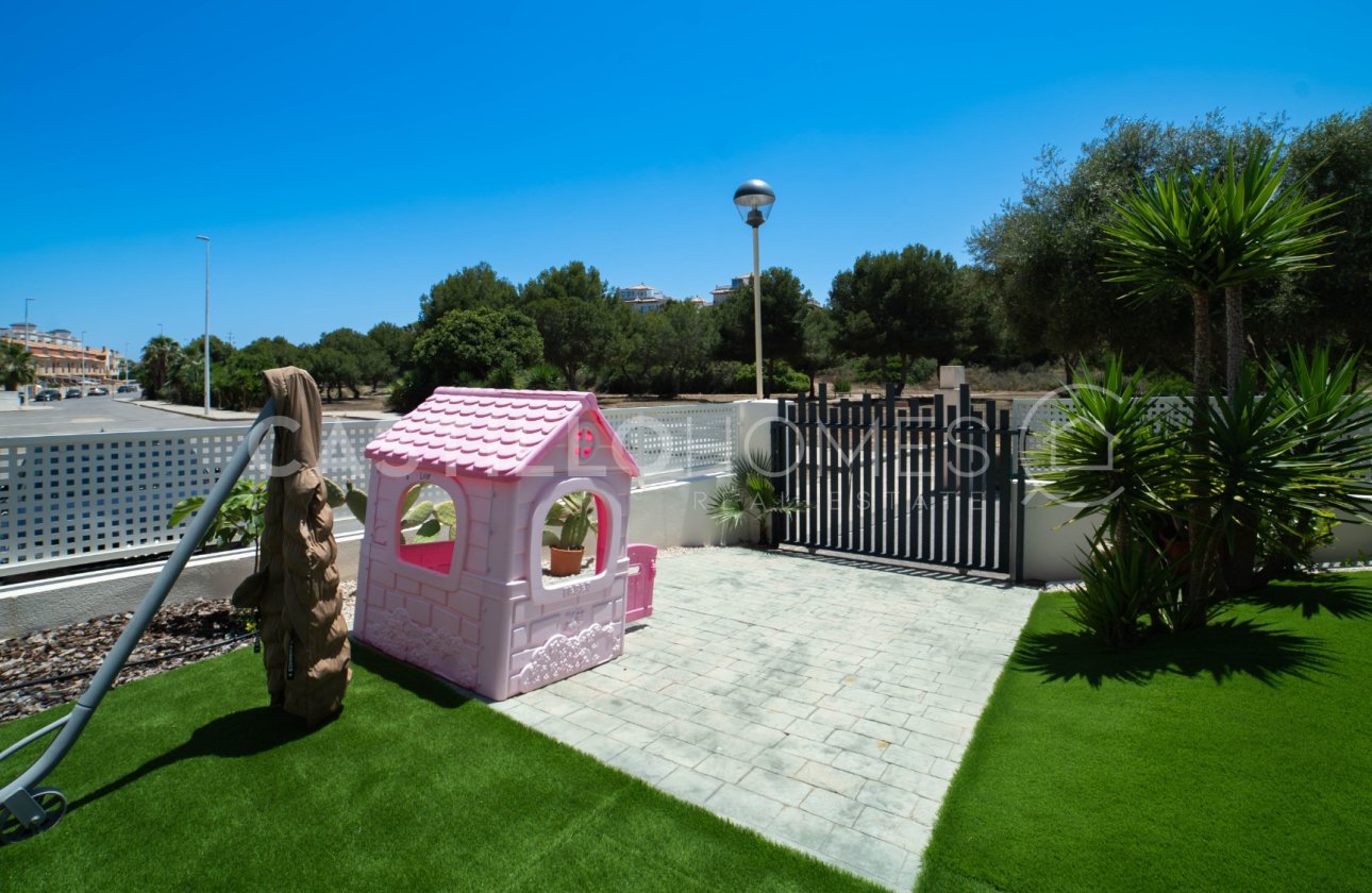 Resale - Villa - Orihuela Costa - La Zenia