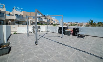 Resale - Villa - Orihuela Costa - La Zenia