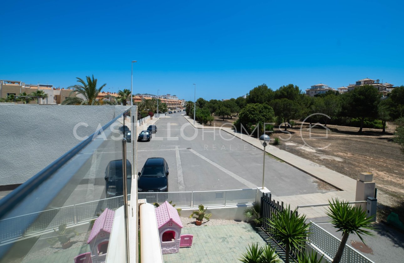 Resale - Villa - Orihuela Costa - La Zenia