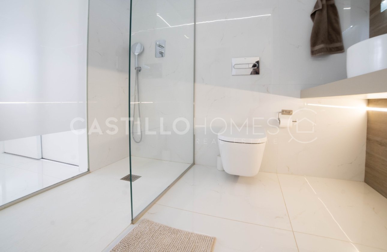 Resale - Apartment / flat - Torrevieja - Playa del Cura